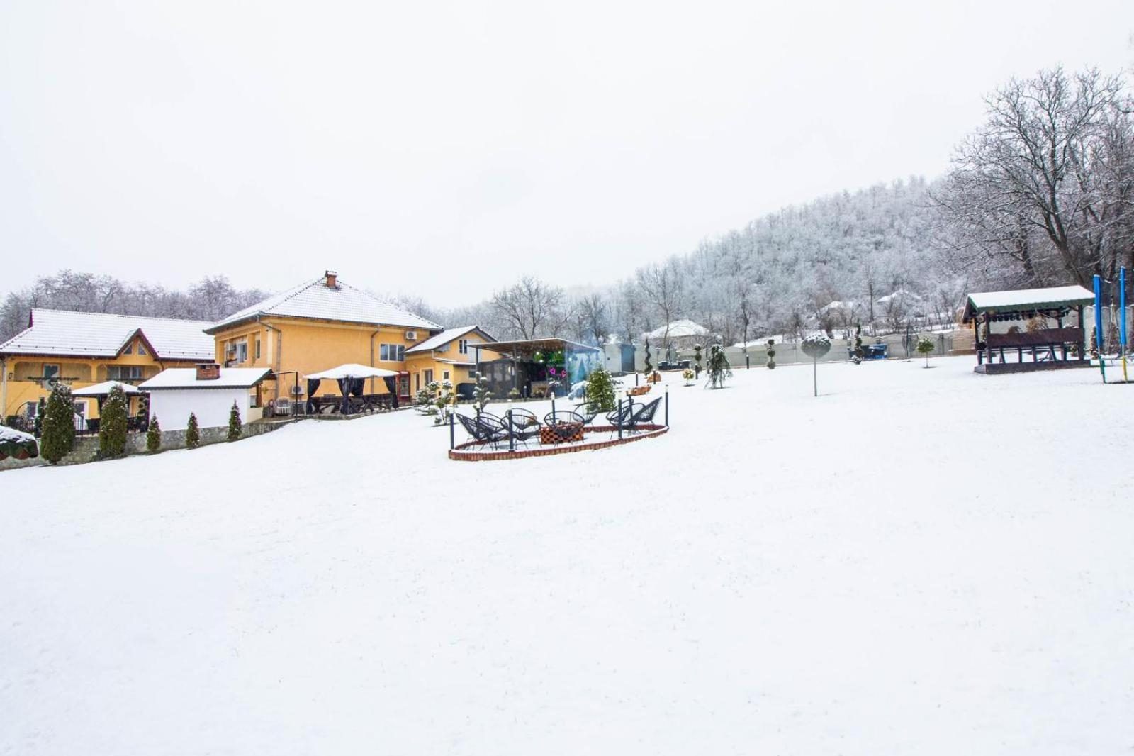 Valea Magurii Hotel Novaci Străini Exterior foto